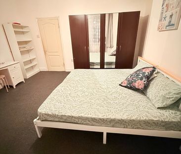 Room in a Shared House, Westwood Road, IG3 - Photo 2
