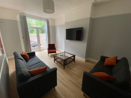 8 Bed Semi-Detached House, Rutland Avenue, L17 - Photo 2