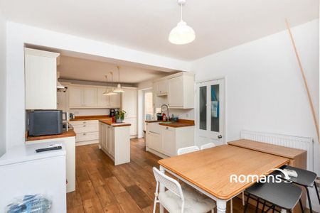 4 bedroom detached house to rent - Photo 5