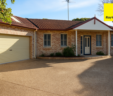 Luxury Family Living in a Blue-Ribbon Panania Location - Photo 1