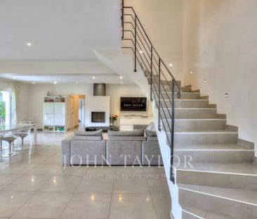 Maison à louer Mougins, Cote d'Azur, France7 500 EUR / Mois - Photo 6