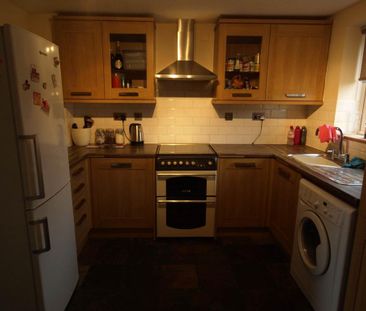 2 bedroom terraced house to rent - Photo 3