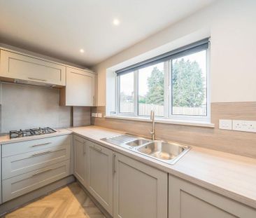 3 bedroom semi-detached house to rent - Photo 4