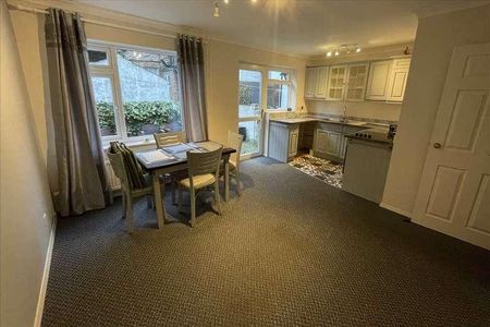 South Crescent Road, Filey, YO14 - Photo 4