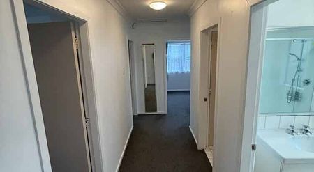 Beautiful 3BR Home in the Heart of Takanini - Photo 3