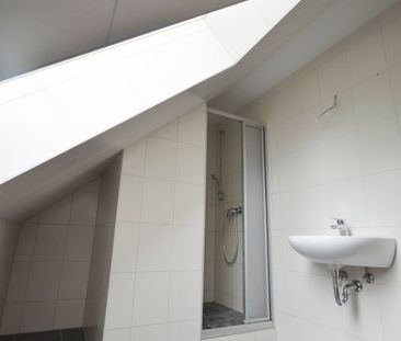 Charmante und großzügige Dachgeschosswohnung! - Photo 1