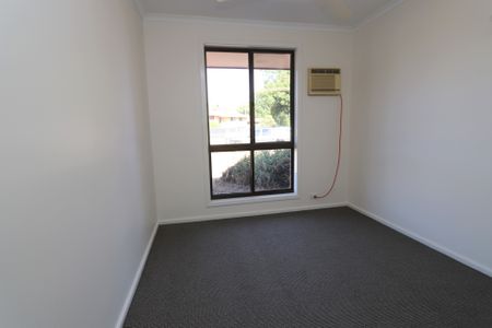 1 Forscutt Place - Photo 2