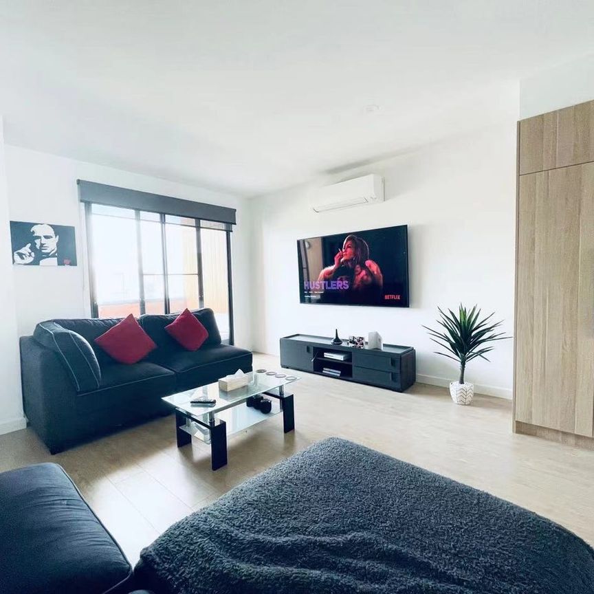 Fully furnished modern Luxury Living in Tribecca Village Coastal! - Photo 1