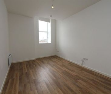Tate House, Leeds City Centre, LS2 7QW - Photo 2