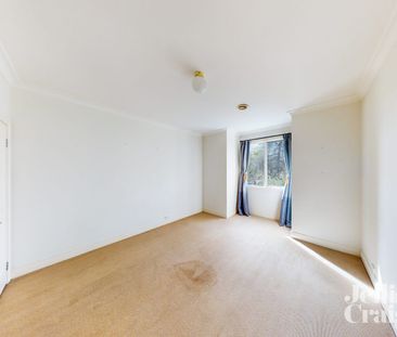 Great location home in Balwyn new install AC each room - Photo 6