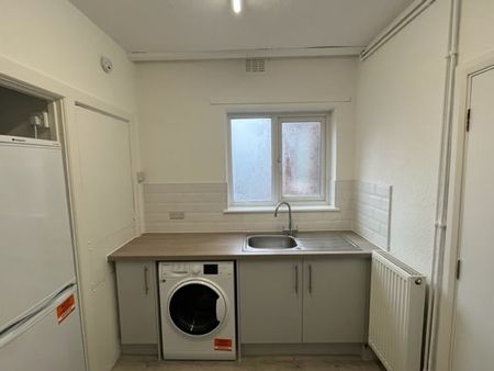 2 Bed Flat, Hamstead Court, B19 - Photo 2