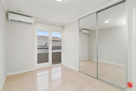 STUNNING TOP FLOOR APARTMENT WITH RIVER VIEWS - Photo 5