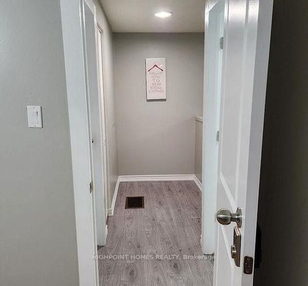 For Lease - 18 Valley Stream Drive, Toronto, Ontario - Photo 3