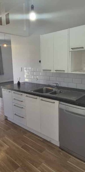 Character, space and convenience - Photo 1