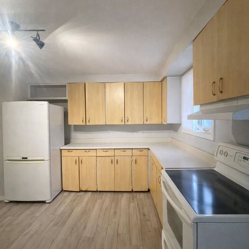 4 1/2 Bien Entretenu Près De Tout - Photo 1