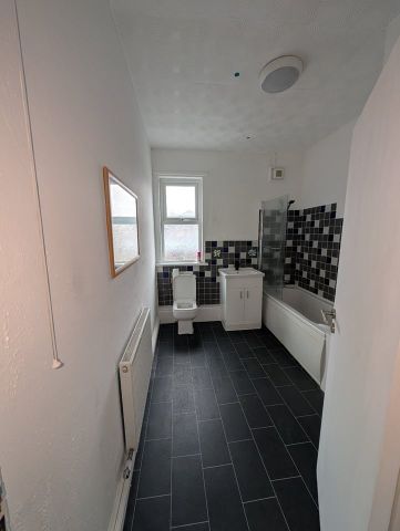 2 Bed Terraced House, Ben Street, M11 - Photo 3
