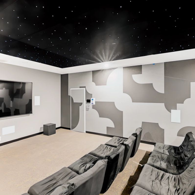 Private Studio Silver - Photo 1