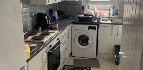 Room in a Shared Flat, Cumlodden Drive, G20 - Photo 2