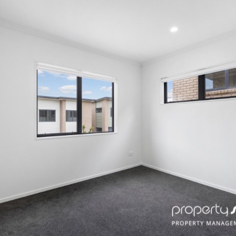 3 Bedroom in Mangere - Photo 1