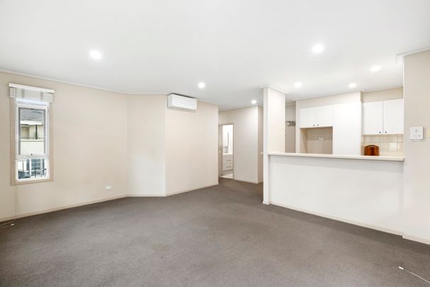 6/4 Graham Street, Port Melbourne VIC 3207 - Apartment For Rent | Domain - Photo 1