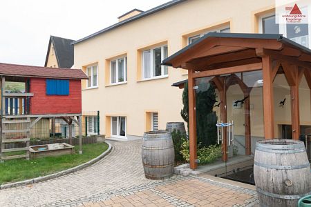 Altersgerechte Wohnung in Thum-Jahnsbach - komplett möbliert - Fahrstuhl - Garten!! - Photo 3