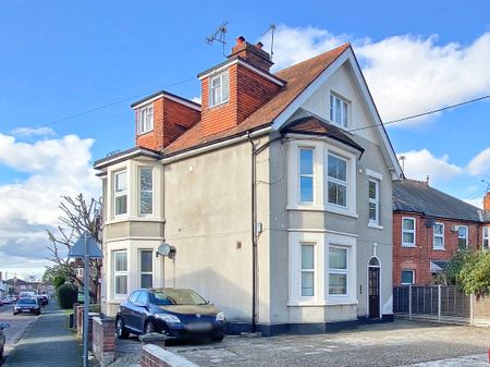 Frimley Road, Camberley, Surrey, GU15 - Photo 5