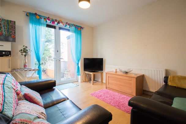 Grimthorpe Place ( Bed), Headingley, LS6 3JT, Leeds - Photo 1