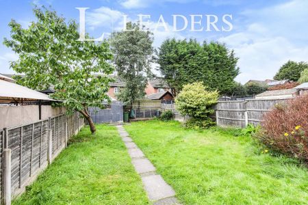 3 bedroom semi-detached house to rent - Photo 4
