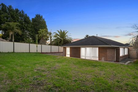 103 Kennington Park Drive Endeavour Hills VIC - Photo 5