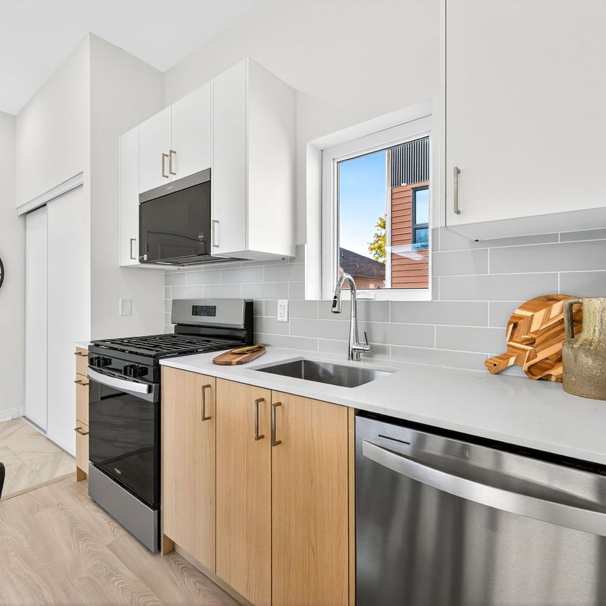 For Lease - 49 William Cragg Drive Unit# R, Toronto, Ontario - Photo 1