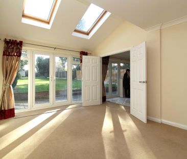 4 bedroom detached house to rent - Photo 2
