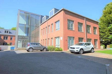 Springfield Court, Springfield Avenue, Harrogate, HG1 - Photo 3