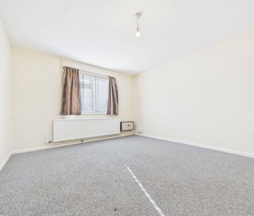 4 bedroom semi-detached house to rent - Photo 5