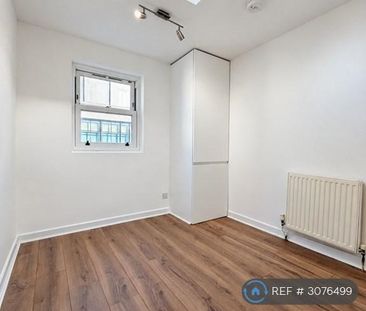 3 bedroom flat to rent - Photo 3