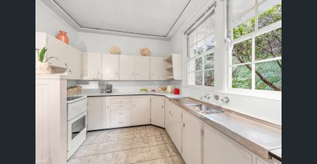 Family Home within West Pennant Hills Public catchment - Photo 4