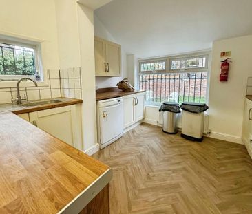 6 bedroom end of terrace house to rent - Photo 5