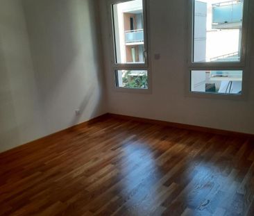 Location Appartement 3 pièces 68m² LYON 8ème - Photo 6