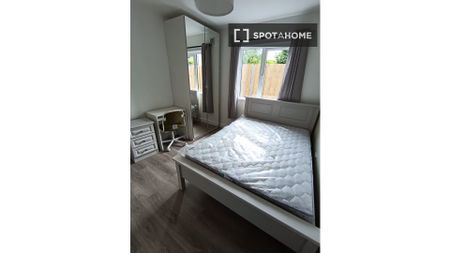 2-bedroom apartment for rent in Cabra-Drumcondra, Dublin - Photo 2