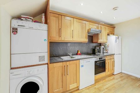 Bloomsbury Close, Ealing, W5 - Photo 5