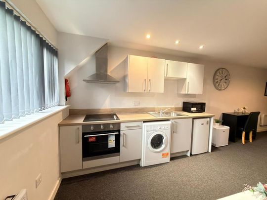 Studio to rent - Photo 1