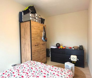 RuimTTweeslaapkamerappartement gelegen in de stationsbuurt Gent-Sin... - Photo 4