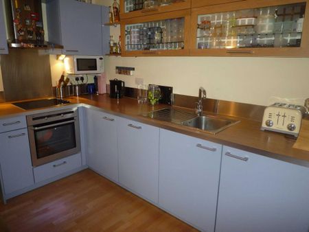2 bedroom flat to rent - Photo 3