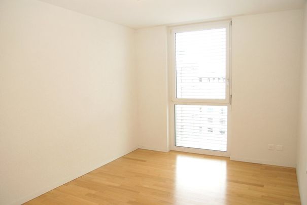 SPACIEUX 4,5 pièces de 136 m2 situé dans un immeuble moderne - Foto 1