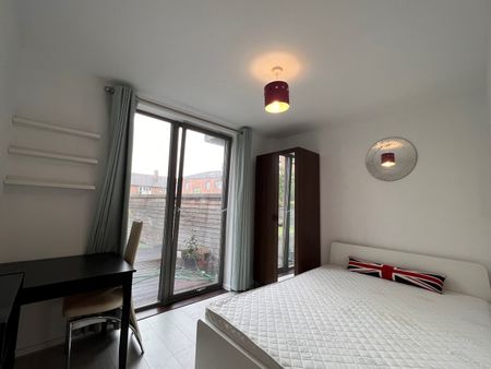 3 Bed Flat, Charford Road, E16 - Photo 5