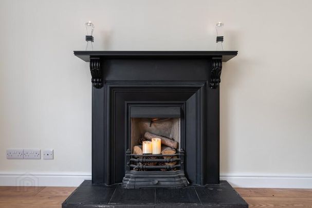 28 Lisburn Street, Royal Hillsborough, BT26 6AB - Photo 1