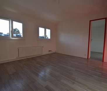 Appartement F2 avec place de parking à Saint Ouen du Tilleul - Photo 2