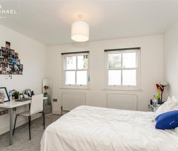 4 bedroom terraced house to rent - Photo 5