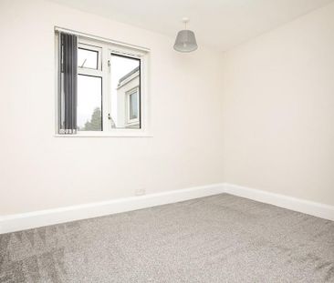 2 bedroom semi-detached house to rent - Photo 4