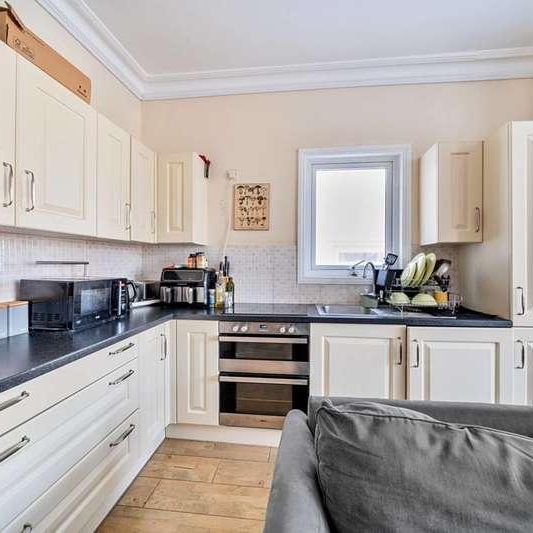 Thornton Avenue, Streatham Hill, SW2 - Photo 1