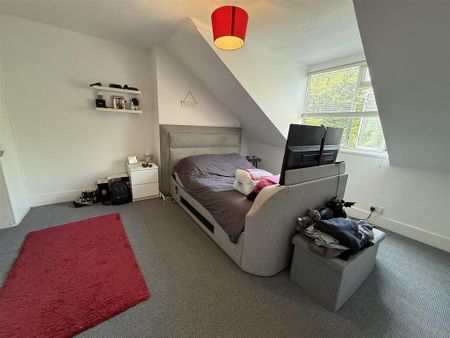 2 bedroom flat to rent - Photo 2